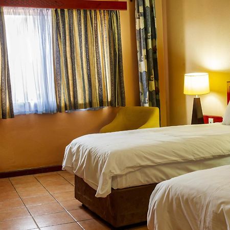 M'Kango Golfview Hotel Lusaka Extérieur photo