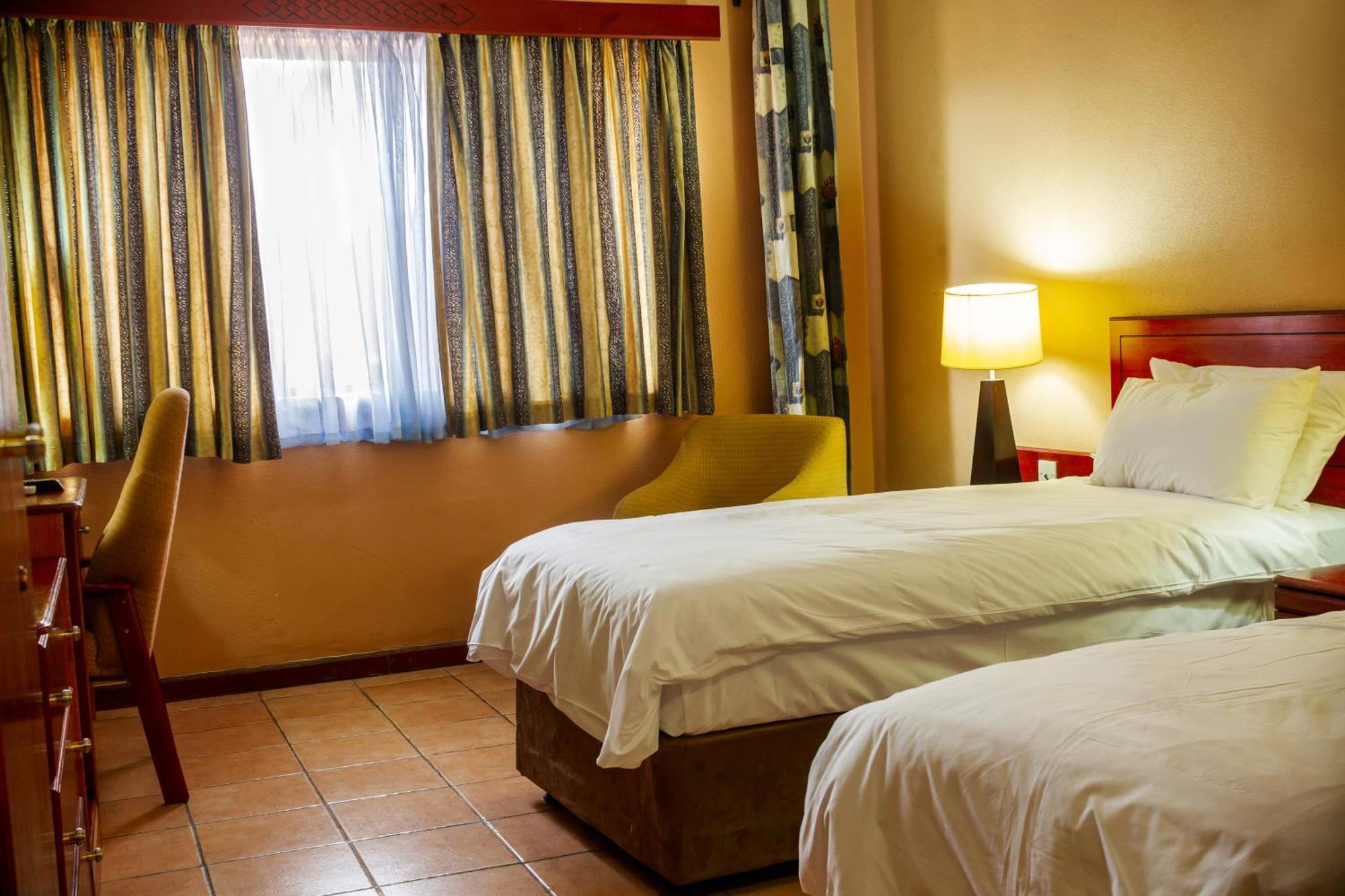 M'Kango Golfview Hotel Lusaka Extérieur photo