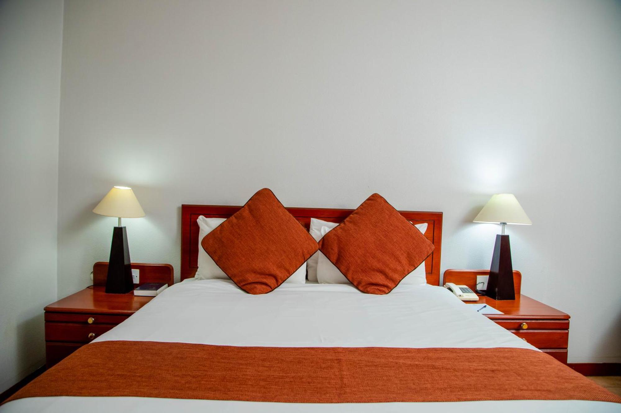 M'Kango Golfview Hotel Lusaka Extérieur photo