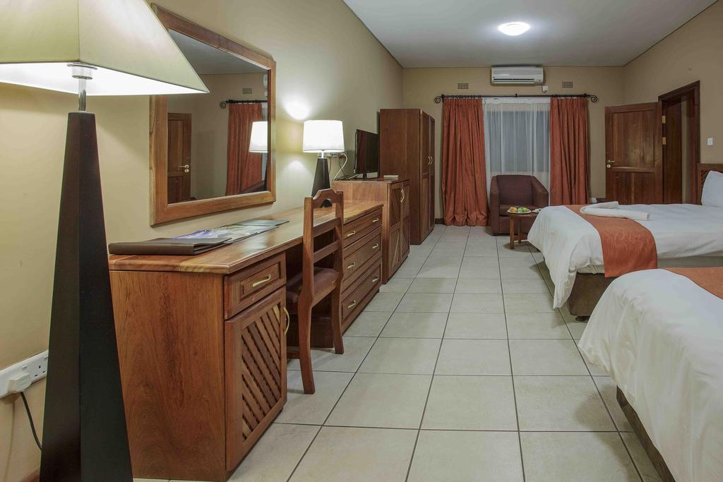 M'Kango Golfview Hotel Lusaka Extérieur photo