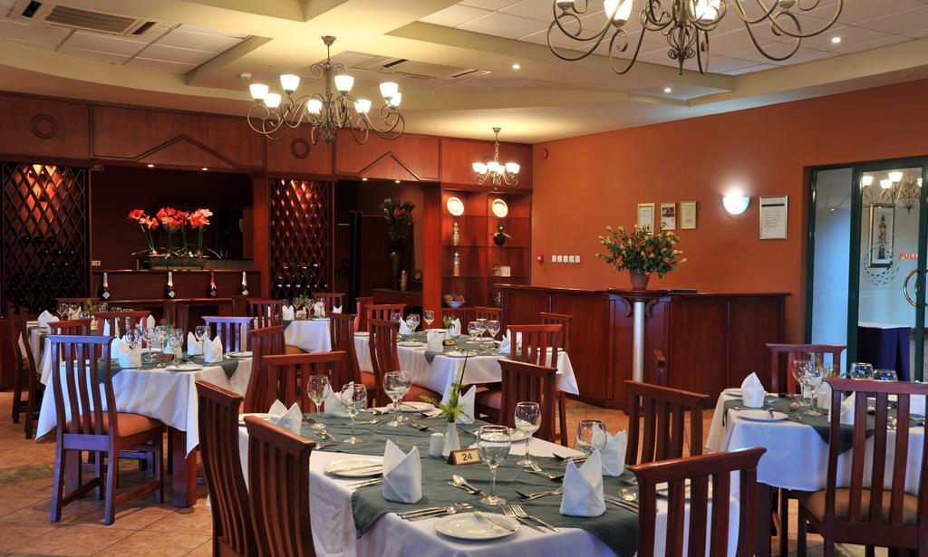 M'Kango Golfview Hotel Lusaka Extérieur photo
