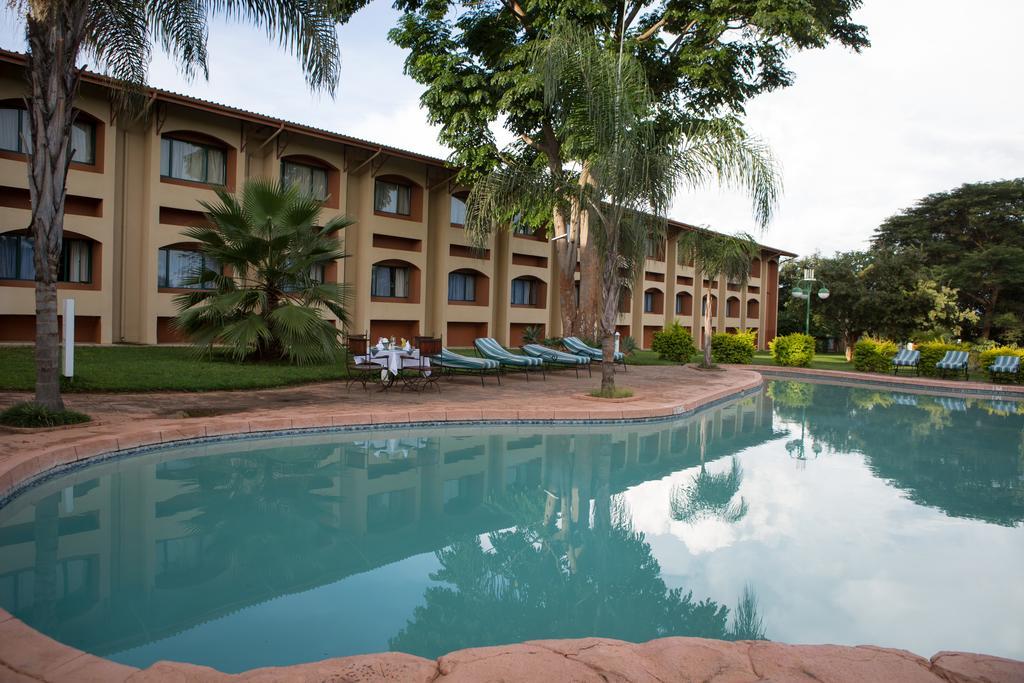 M'Kango Golfview Hotel Lusaka Extérieur photo
