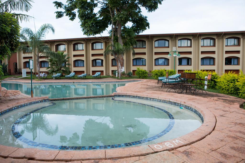 M'Kango Golfview Hotel Lusaka Extérieur photo