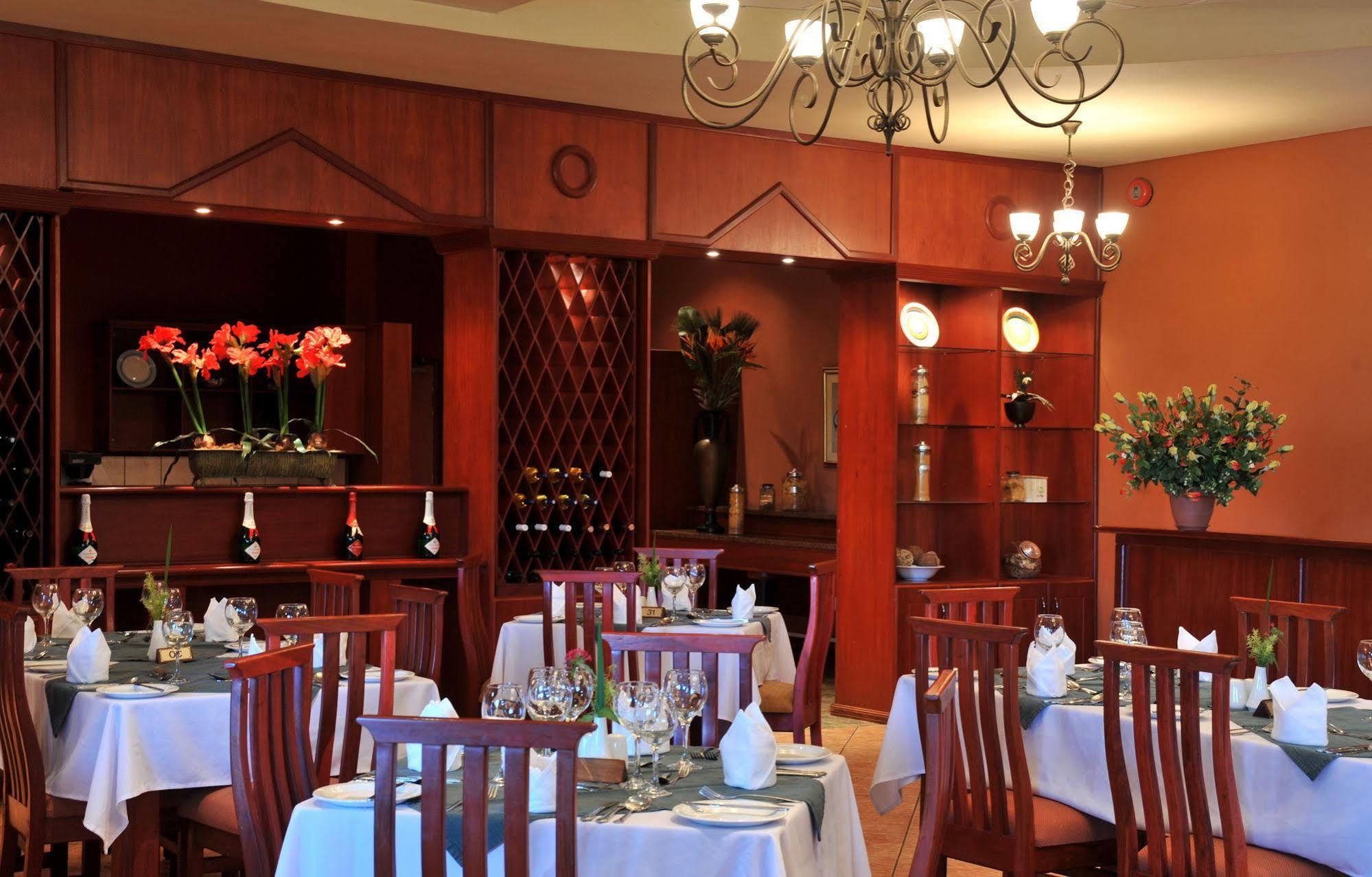 M'Kango Golfview Hotel Lusaka Extérieur photo
