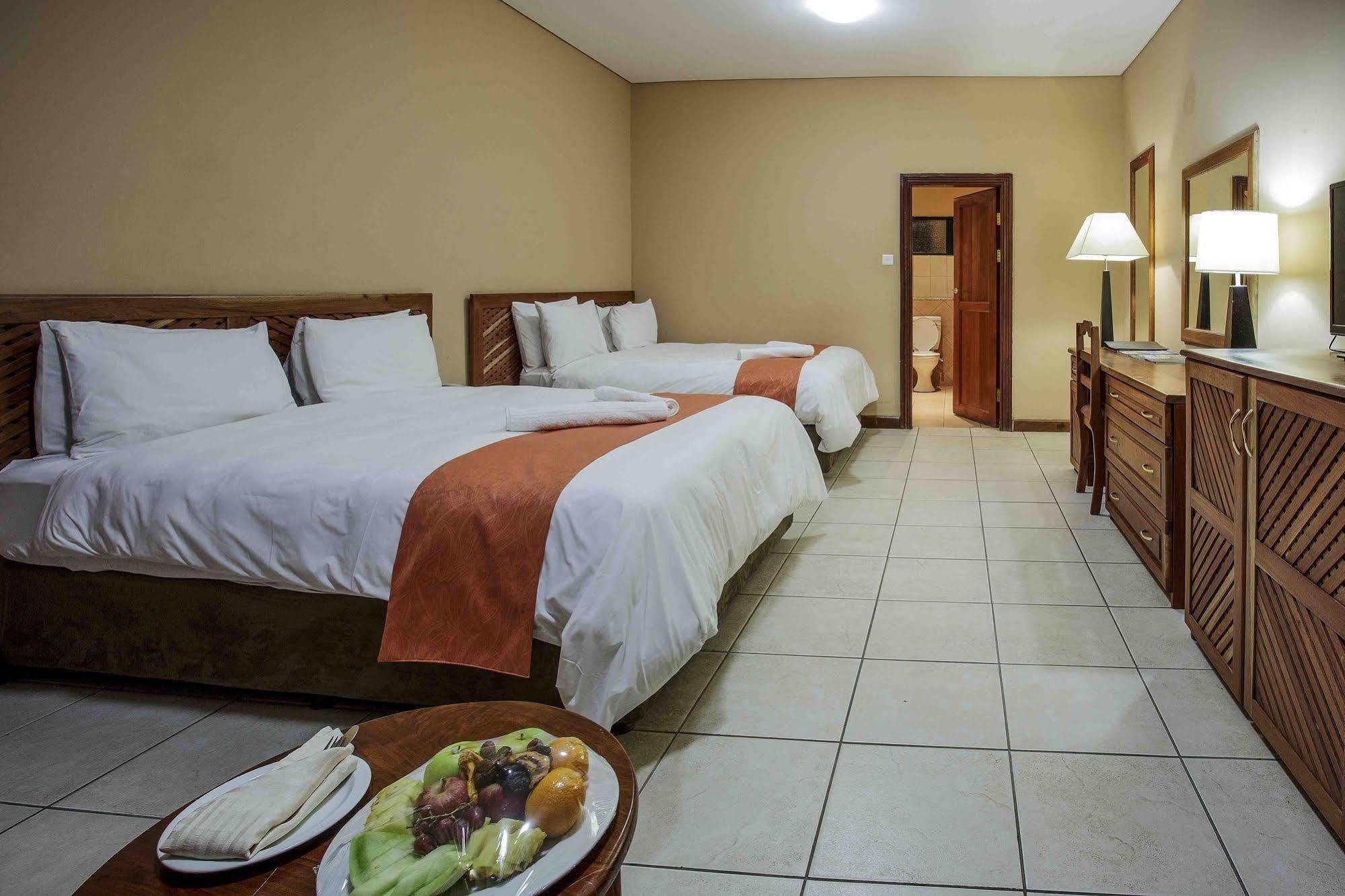 M'Kango Golfview Hotel Lusaka Extérieur photo