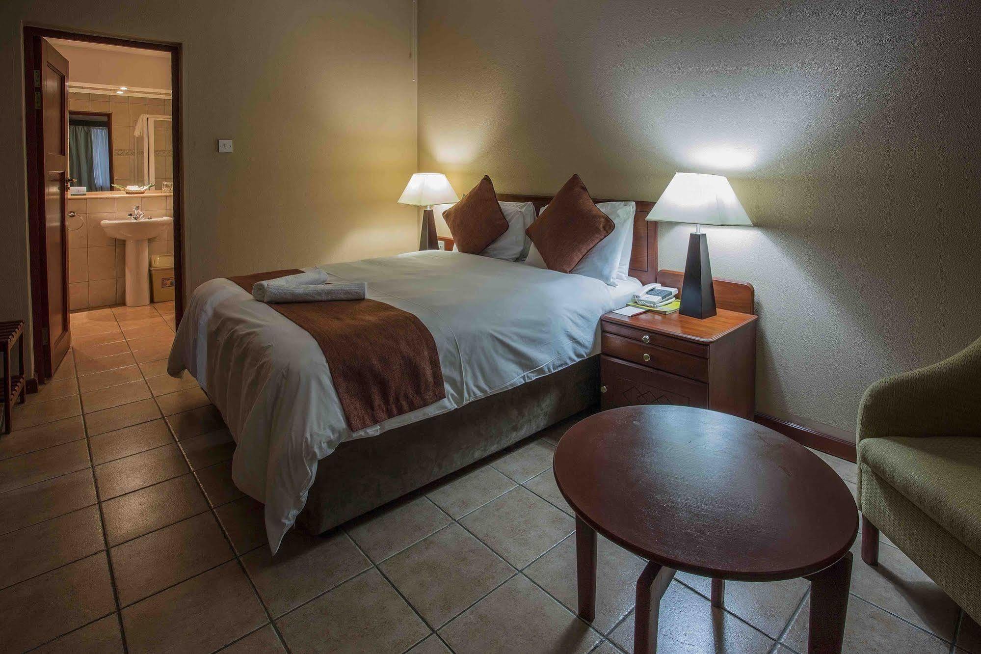 M'Kango Golfview Hotel Lusaka Extérieur photo