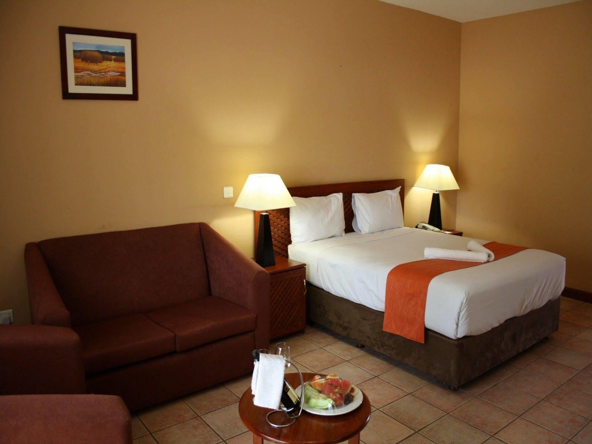 M'Kango Golfview Hotel Lusaka Extérieur photo