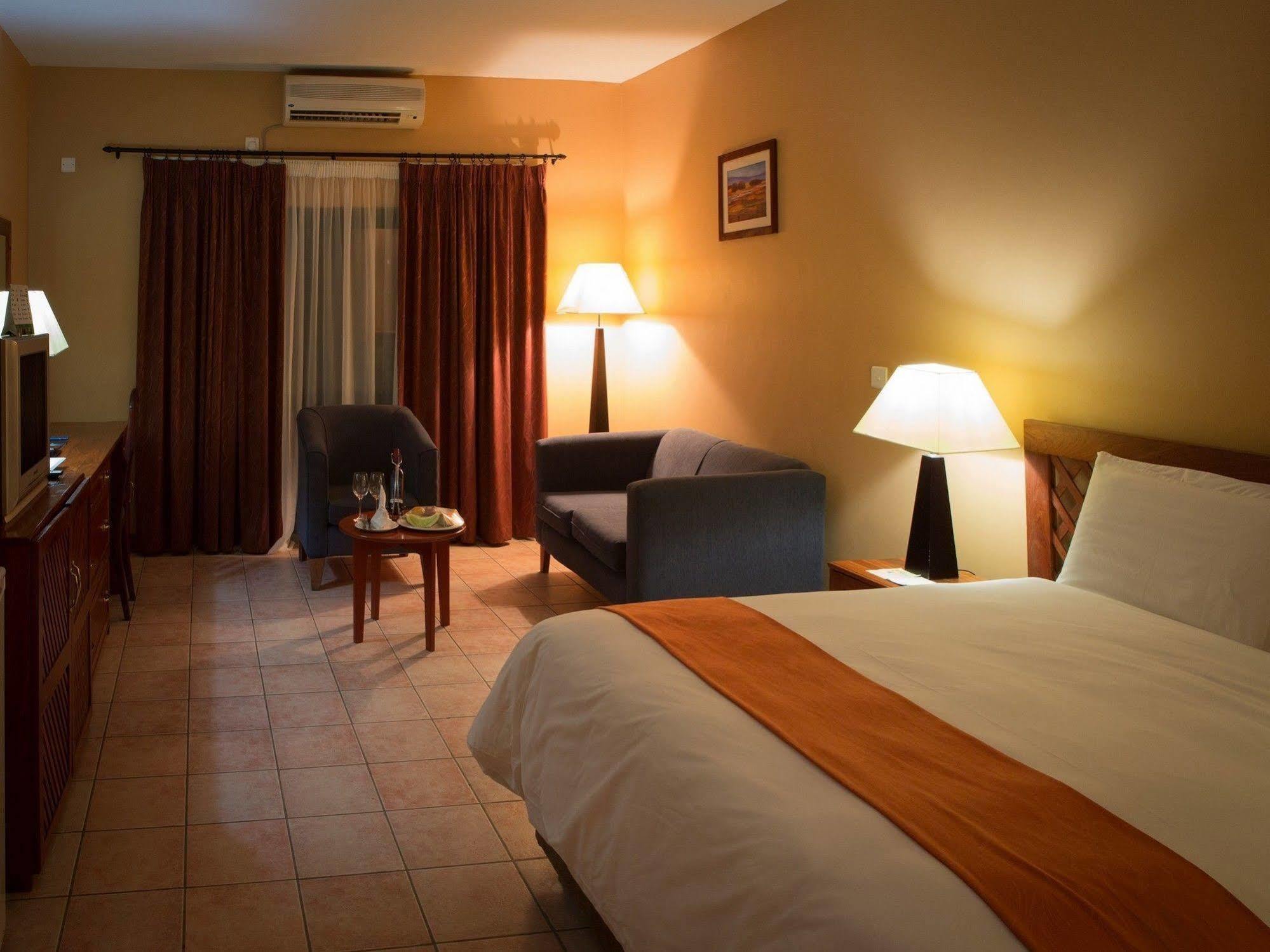 M'Kango Golfview Hotel Lusaka Extérieur photo