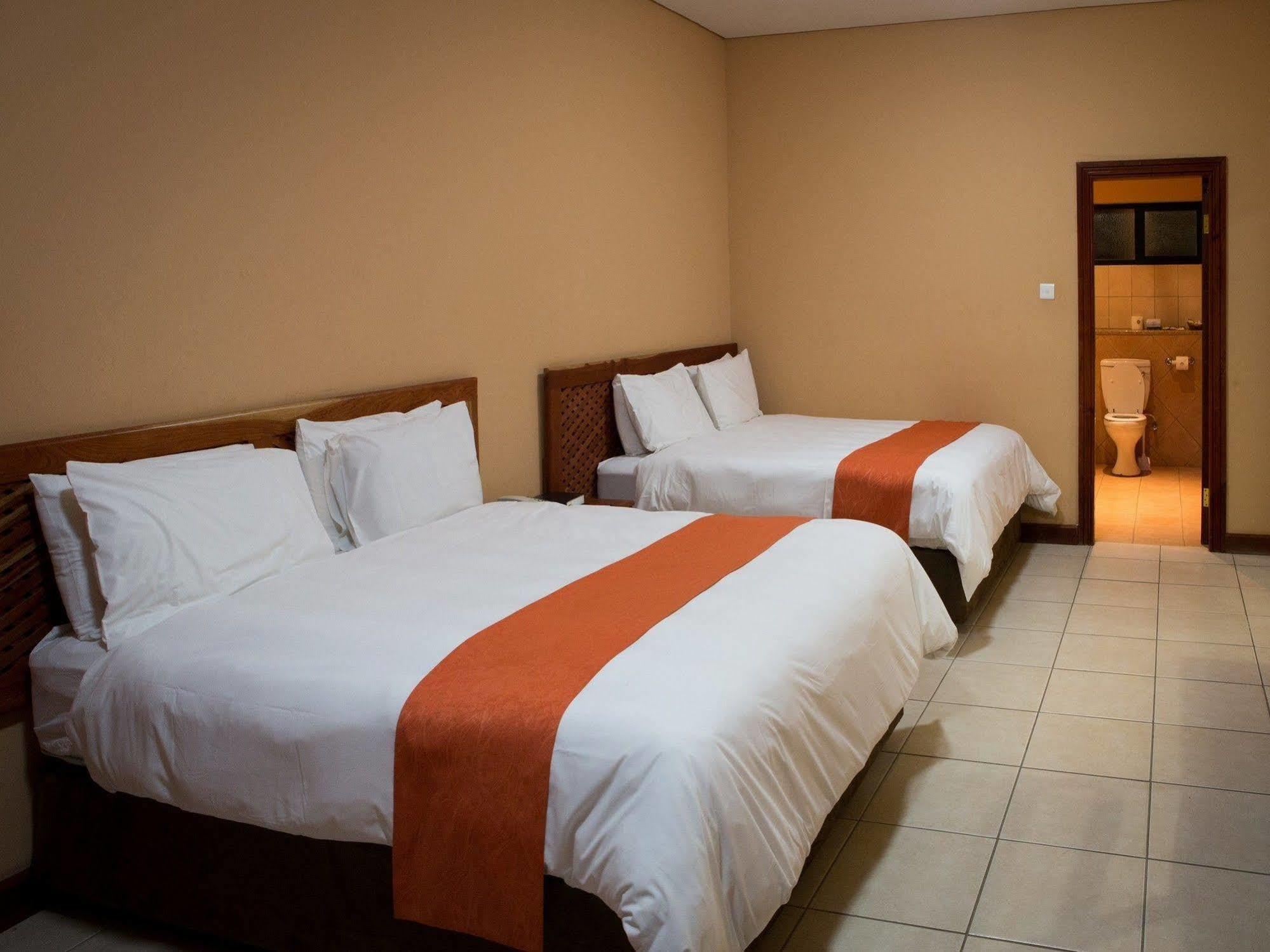 M'Kango Golfview Hotel Lusaka Extérieur photo